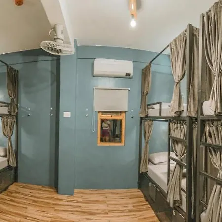 Outpost Hostel - Coron Exterior photo