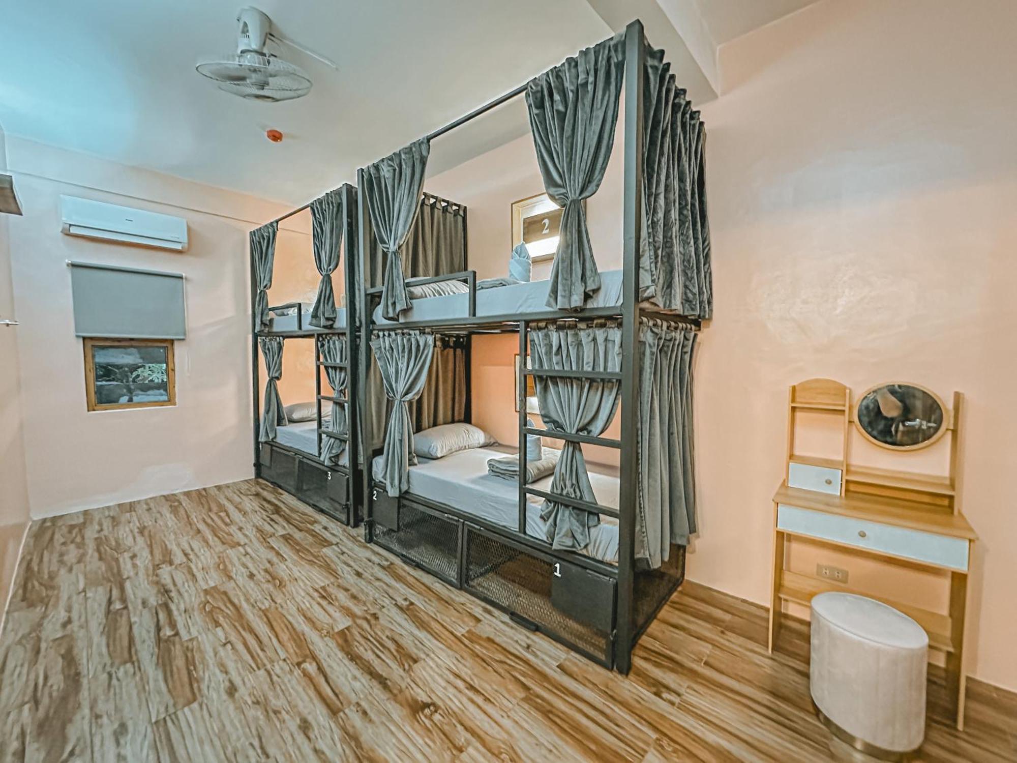 Outpost - * Coron
